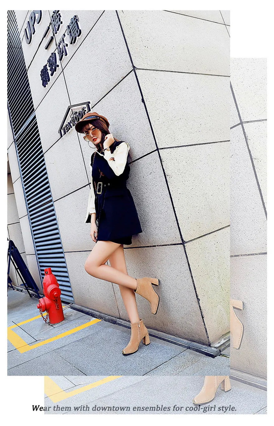 Retro Rivets Women Winter Warm Plush Fashion Short Boots