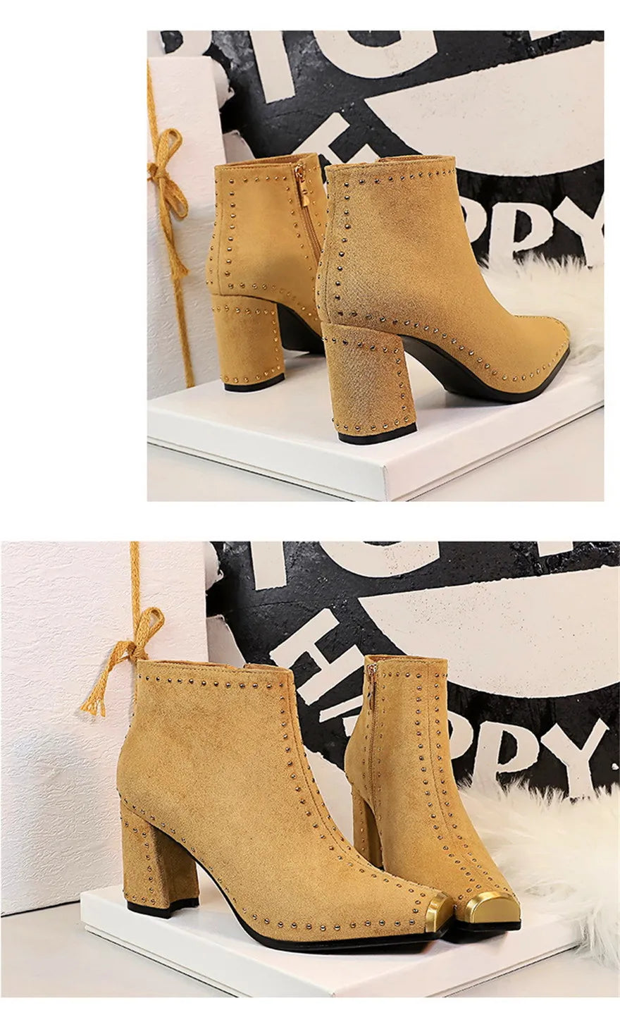 Retro Rivets Women Winter Warm Plush Fashion Short Boots